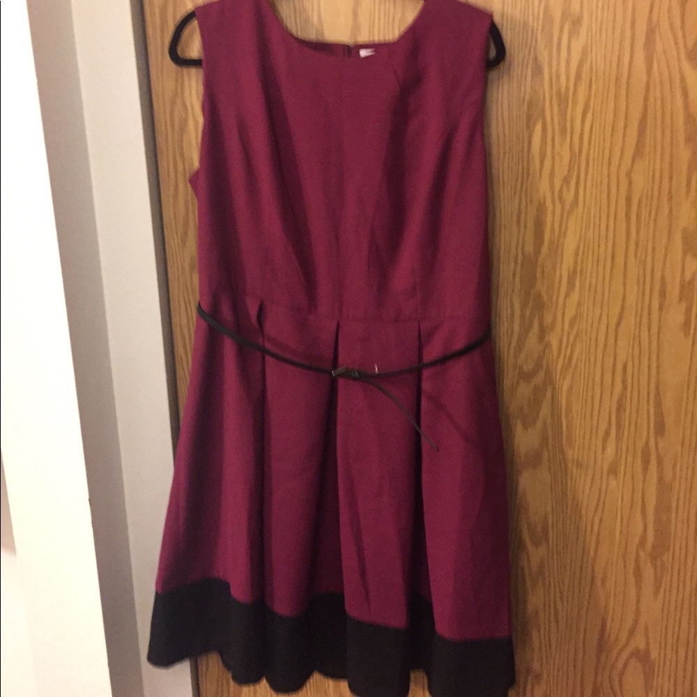 Liz Claiborne Color-Blocked Fit & Flare w Belt- 18